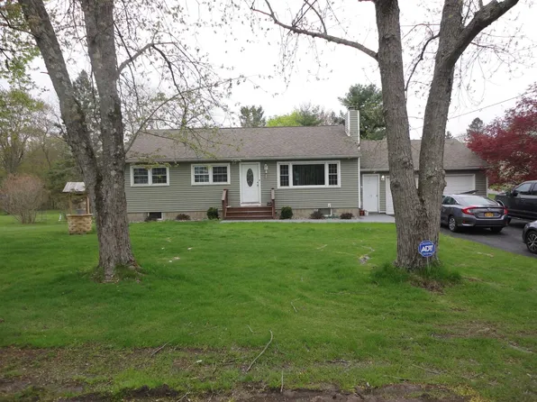 13 Nied Dr, Pleasant Valley, NY 12569