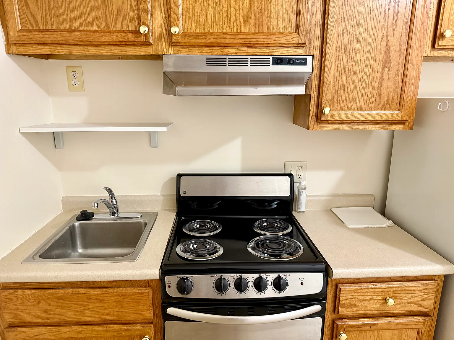 Studio, $1,950 — Photo 2
