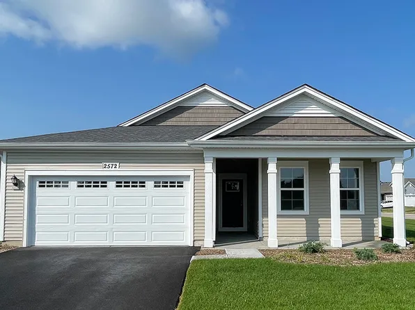 2572 Skye Dr, Pingree Grove, IL 60140