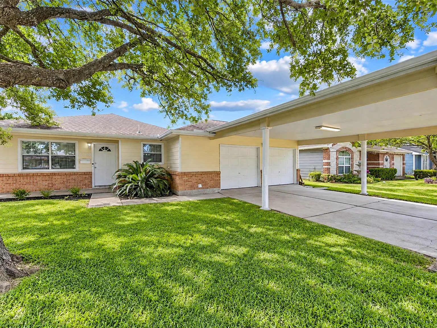 3 bed, 1.5 bath, 1004 sqft, $1,850 — Photo 1