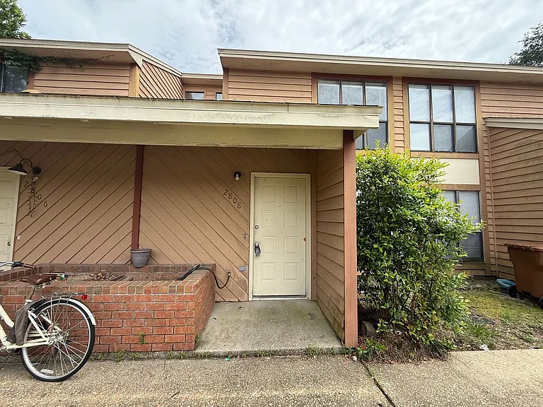2808 Villa Woods Cir — Photo 3