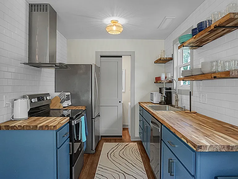 222 E Hudson Ave — Photo 18