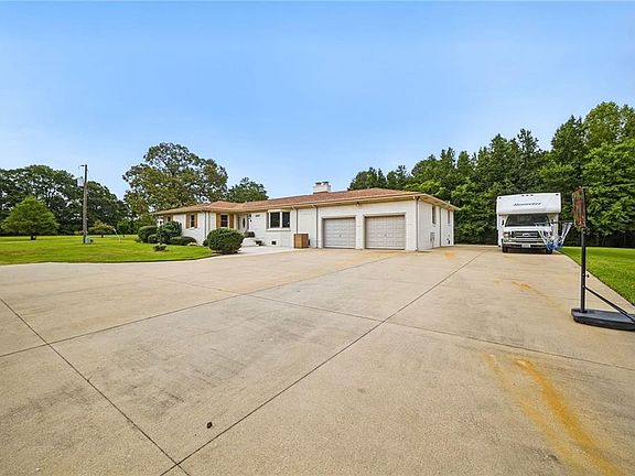 2nd image of 6367 Everets Rd
