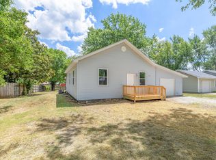 1005 13th St, Monett, MO 65708