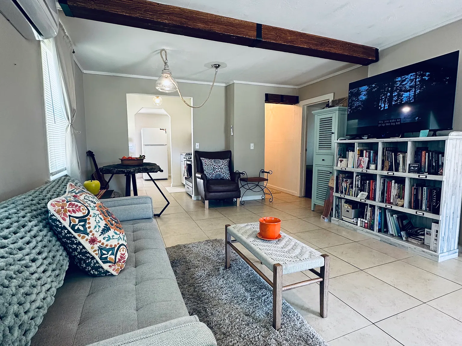 2 bed, 750 sqft, $2,300 — Photo 3
