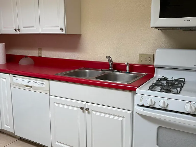 5068 E Fort Lowell Rd — Photo 3