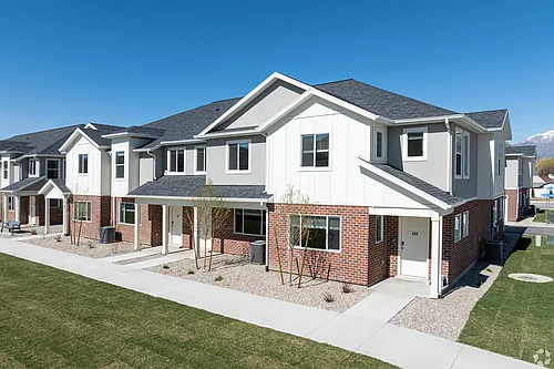 Villas at The Pointe Photo 1
