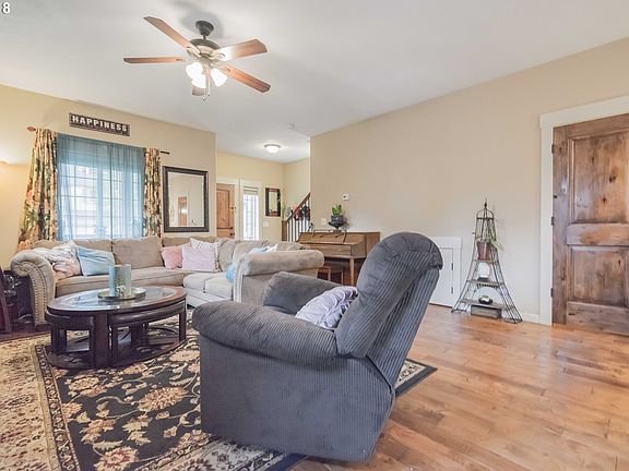 5th image of 2726 NE 88th Pl