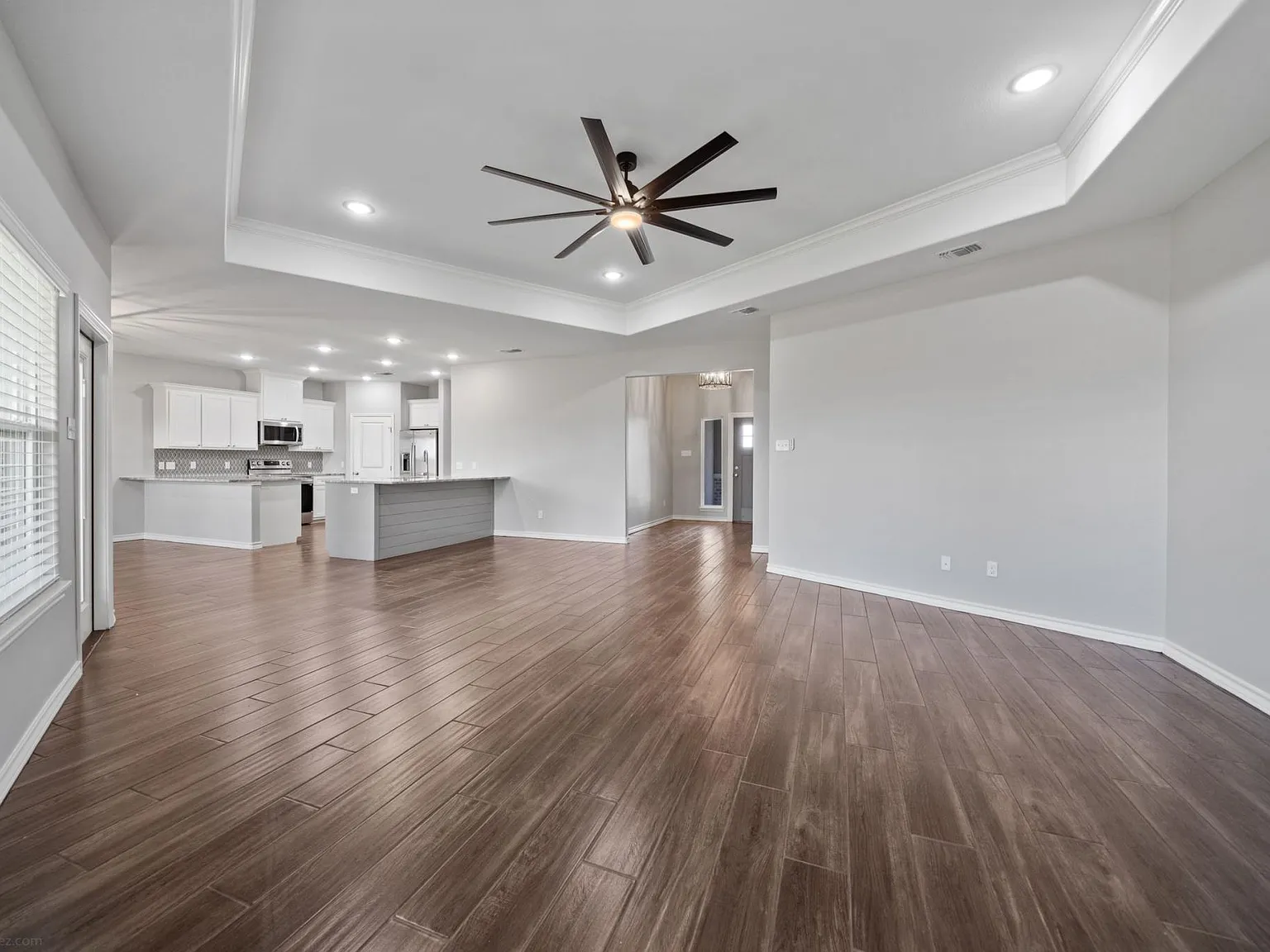 3 bed, 2028 sqft, $3,200 — Photo 2