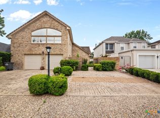 6009 Country Club Dr, Victoria, TX 77904