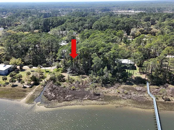 1 Paradise Ln, Panacea, FL 32346