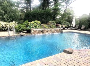 58 E Mall Dr, Melville, NY 11747