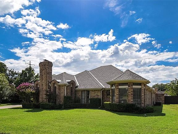 2nd image of 4012 Falcon Lake Dr
