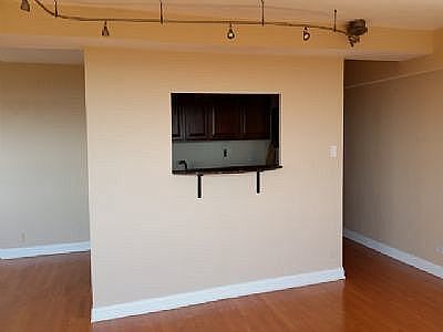 5th image of 4180 N Marine Dr APT 1005