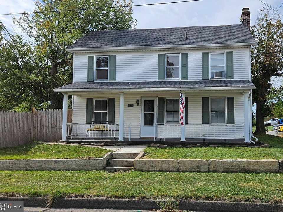 1st image of 446 Buchanan Trl W