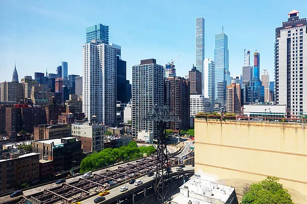 Rented by Compass | media 45