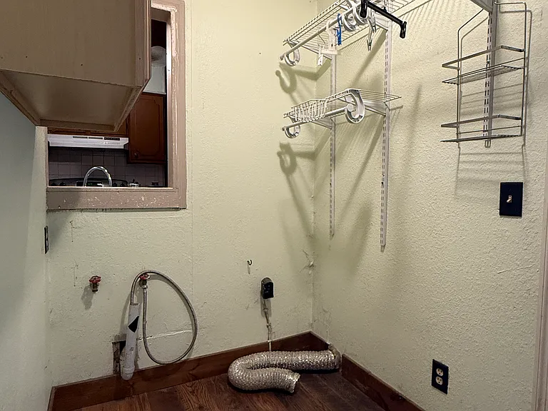 4517 Waterloo Dr — Photo 11