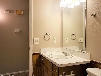 Cedar Creek Apartments — Photo 10