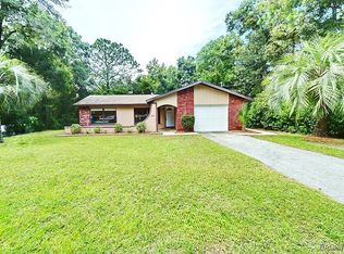 2088 W Beach Plum Dr, Citrus Springs, FL 34434