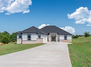 2432 Raven Cir, Blanchard, OK 73010