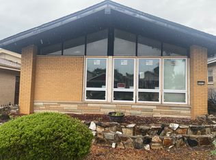 9055 S Cregier Ave, Chicago, IL 60617