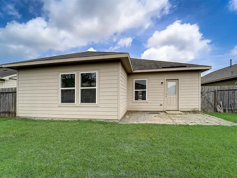 315 Apache Field Ln — Photo 29