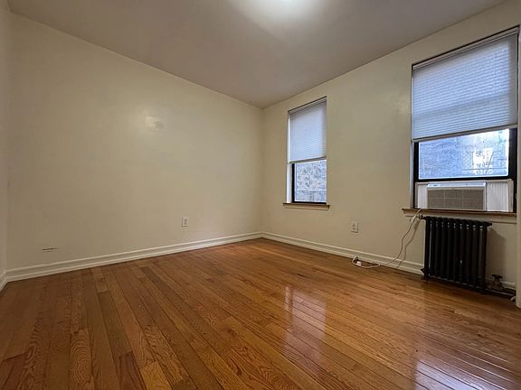 4th image of 79 Haven Ave #12A