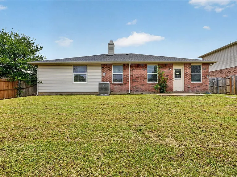 2805 Cameron Way — Photo 20
