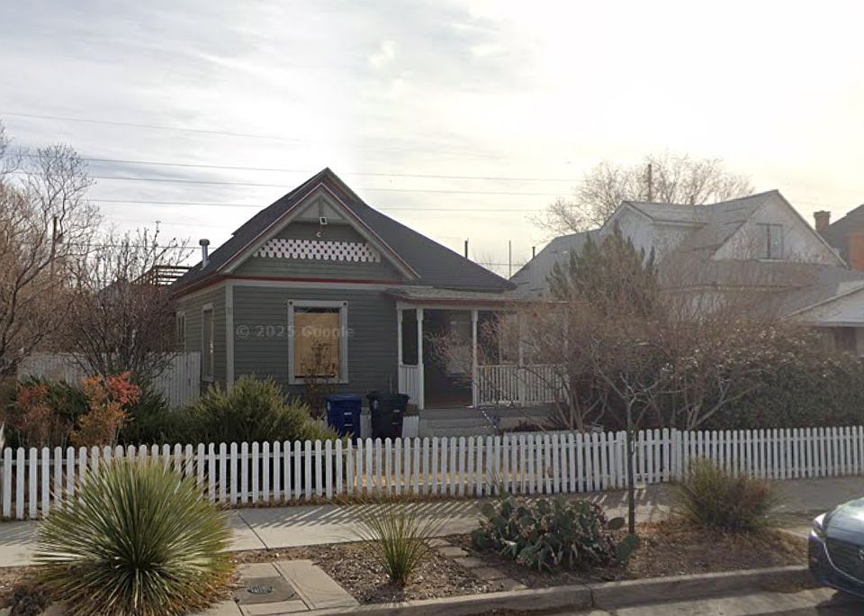 1st image of 700 Arno St SE #700
