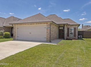 105 Canton Ct, Youngsville, LA 70592