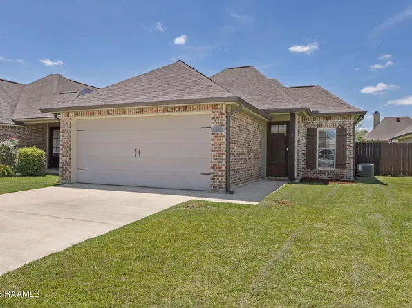 105 Canton Ct, Youngsville, LA 70592