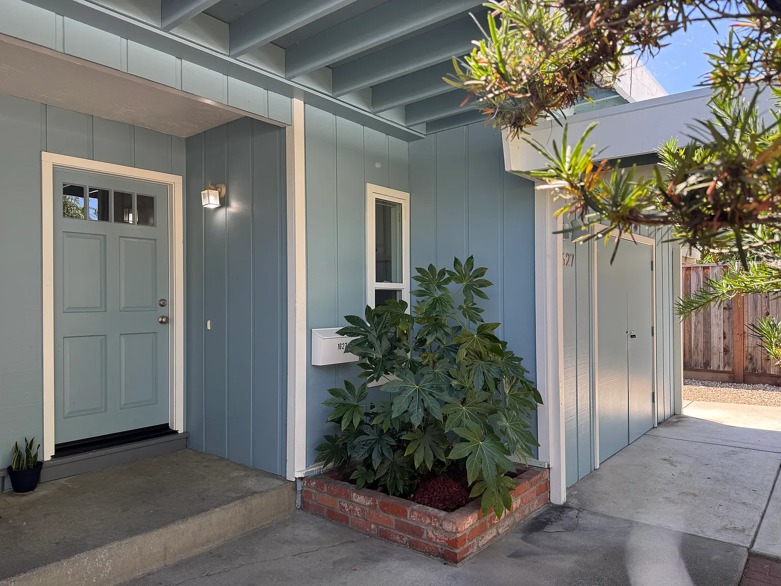 2 bed, $2,800 — Photo 1