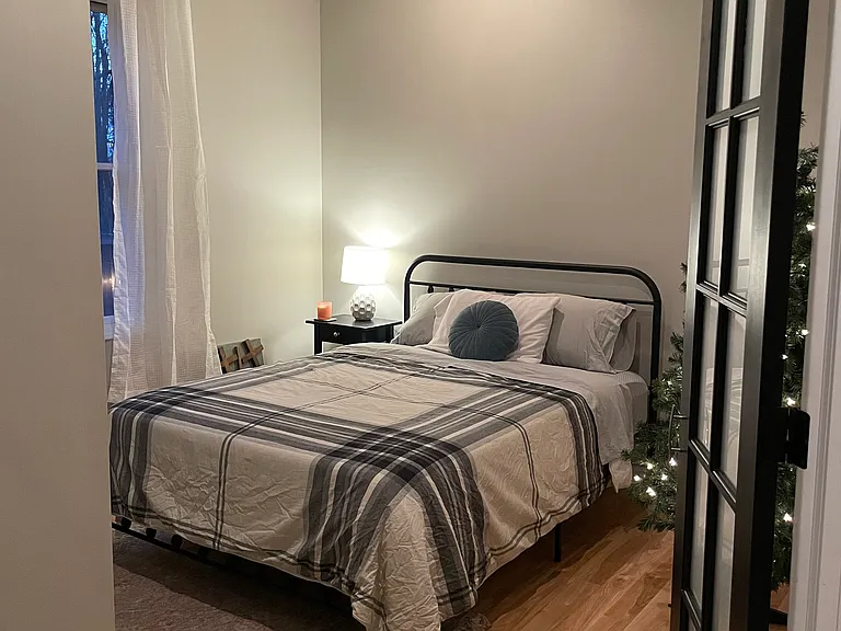 435 W Somersbe Pl — Photo 4