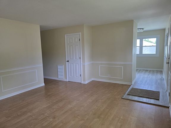 5th image of 70 N Idlewild Ave