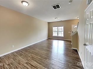 8027 Stoneham Ct, Matthews, NC 28105