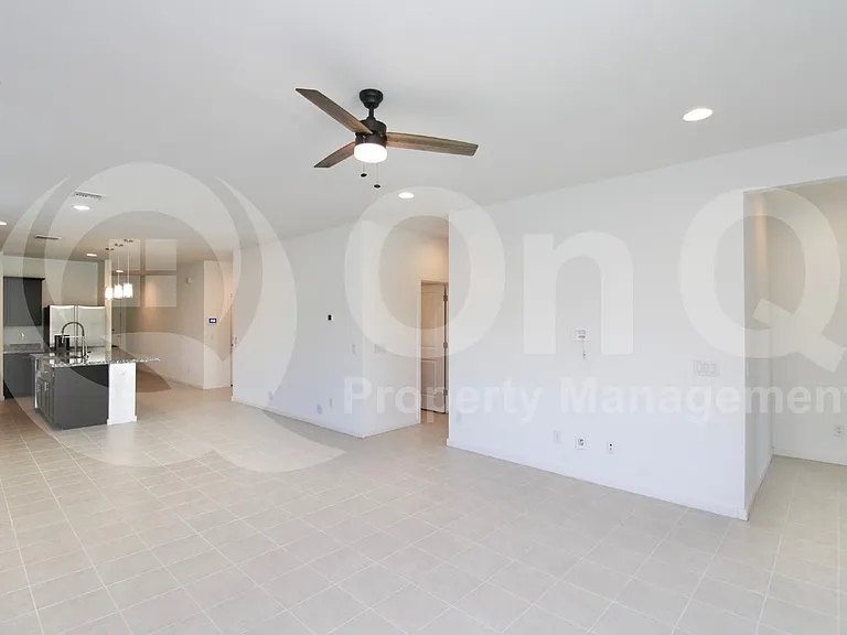 4577 W Sweetbush Way — Photo 4