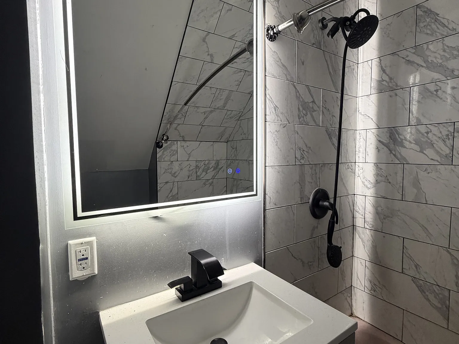 108 East 12th Avenue - apt 3 — Photo 2