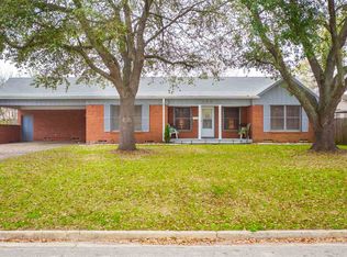 206 Ashby Ln, Henderson, TX 75652