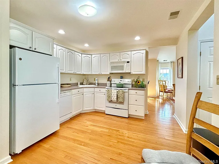 202 Cinnamon Cir — Photo 12