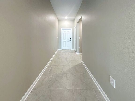 4th image of 272 Bergamot Loop