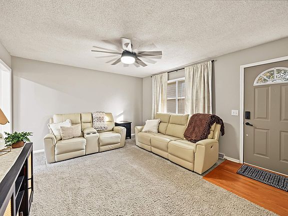 3rd image of 2032 Mission Rd