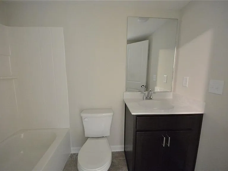 1147 Lucan Ln — Photo 26