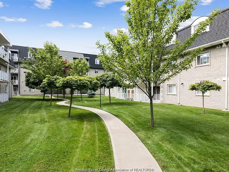 1995 Normandy St #301 — Photo 20