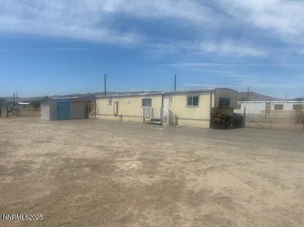 2985 Rawhide St, Silver Springs, NV 89429