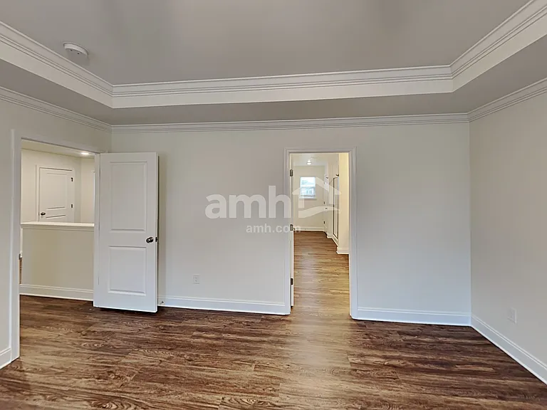 1357 Lomond Dr — Photo 9