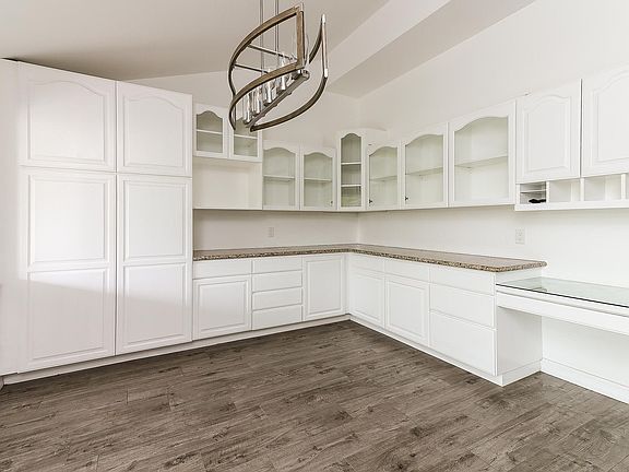 4th image of 1387 Elm Cir