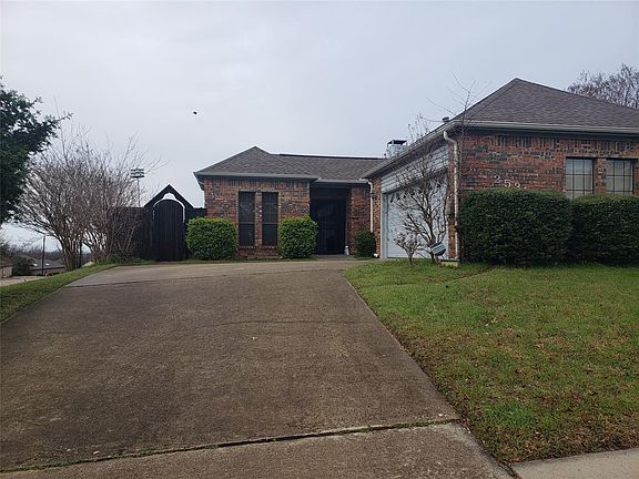 2nd image of 2531 Millcroft Ln