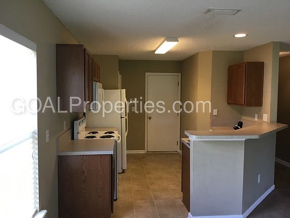 5th image of 961 Wynfield Cir