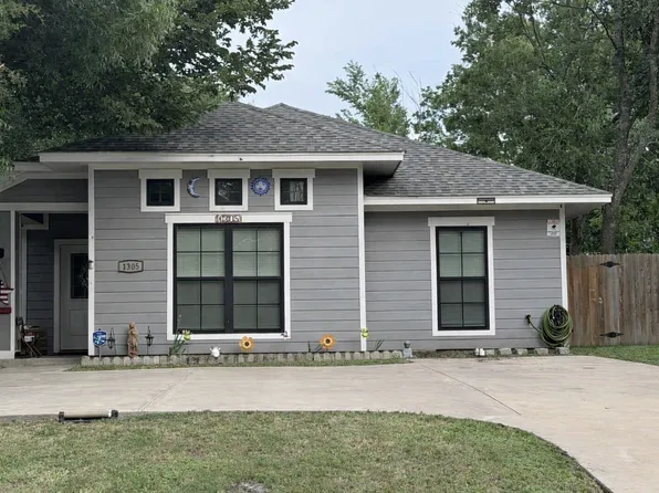 1305 E 6th Ave, Corsicana, TX 75110