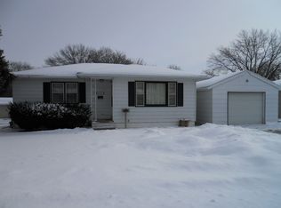 2727 W 8th St, Waterloo, IA 50702